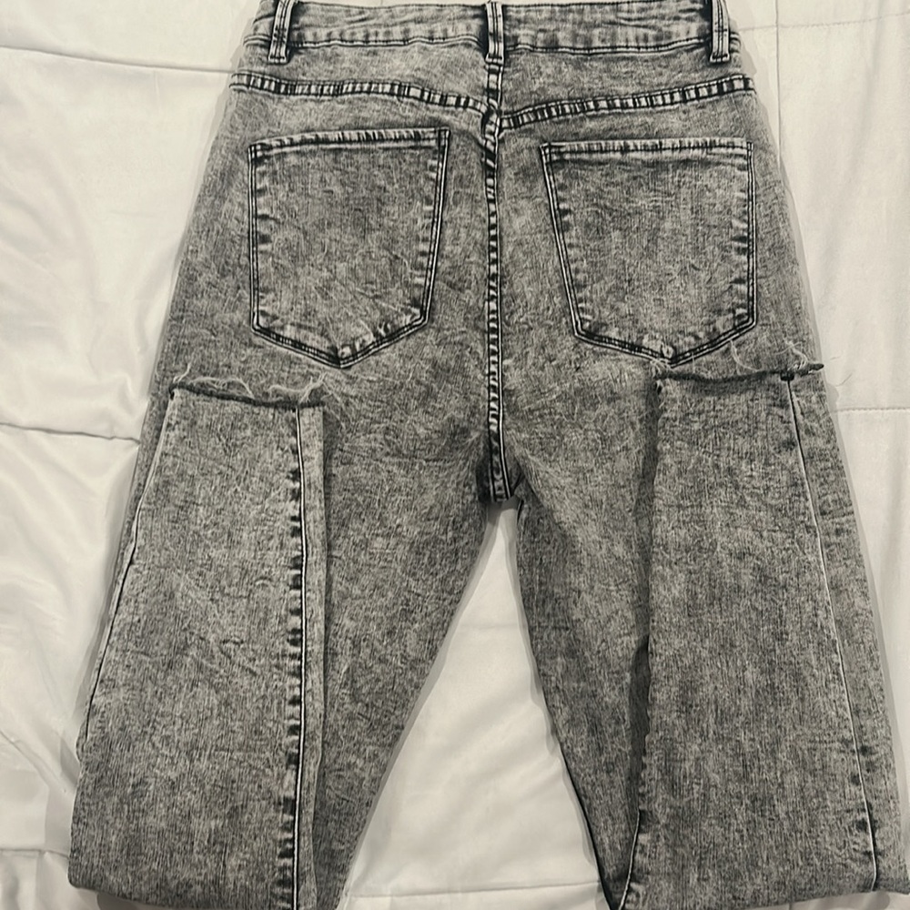 Jeans - Picture 2 of 3